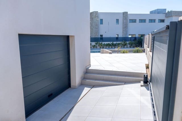 5 quarto Moradia para venda em La Veleta, Torrevieja com garagem - 1 490 000 € (Ref: 9868963)