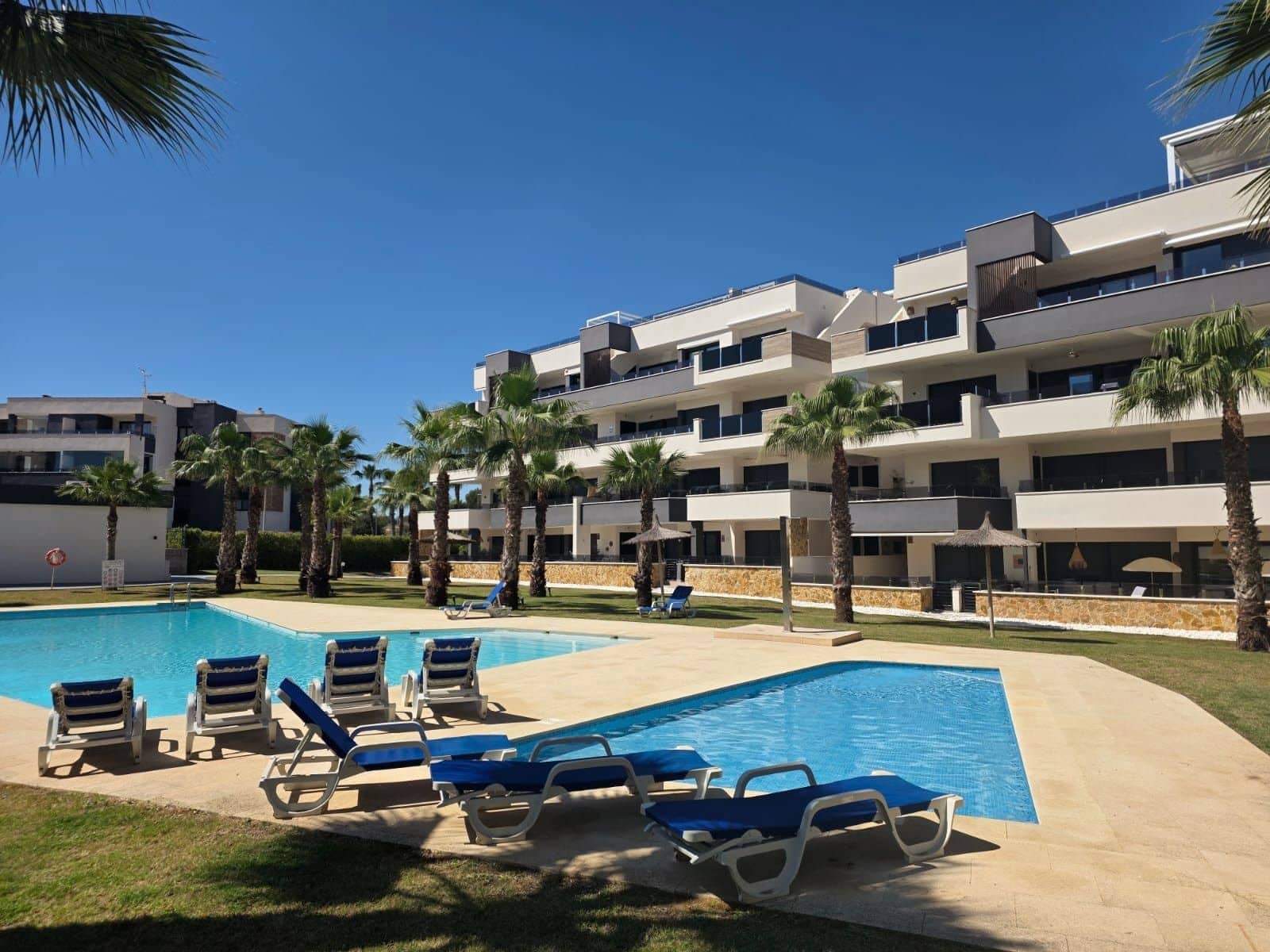 2 chambre Appartement à vendre à Orihuela Costa avec garage - 285 000 € (Ref: 9868975)