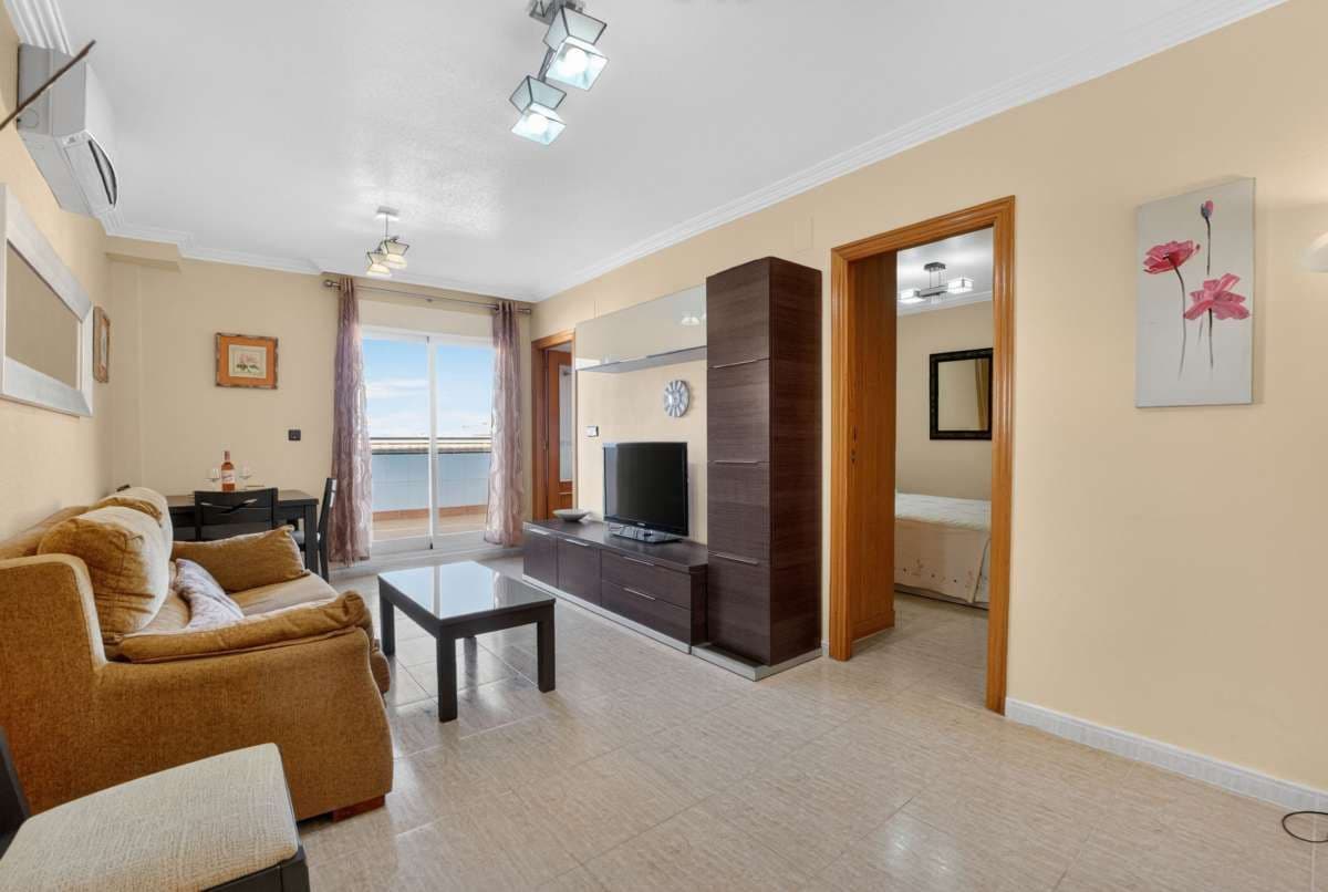3 bedroom Apartment for sale in Torrevieja - € 265,000 (Ref: 9868979)