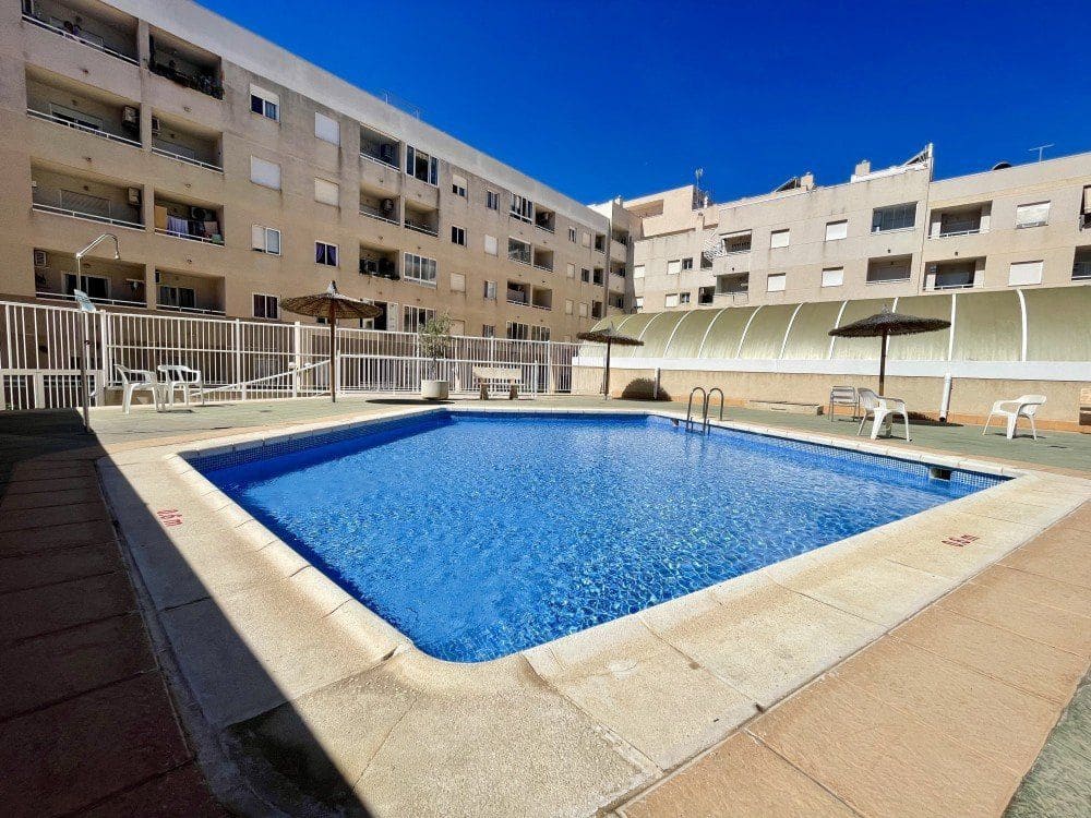2 slaapkamer Penthouse te koop in Torrevieja - € 149.900 (Ref: 9868992)