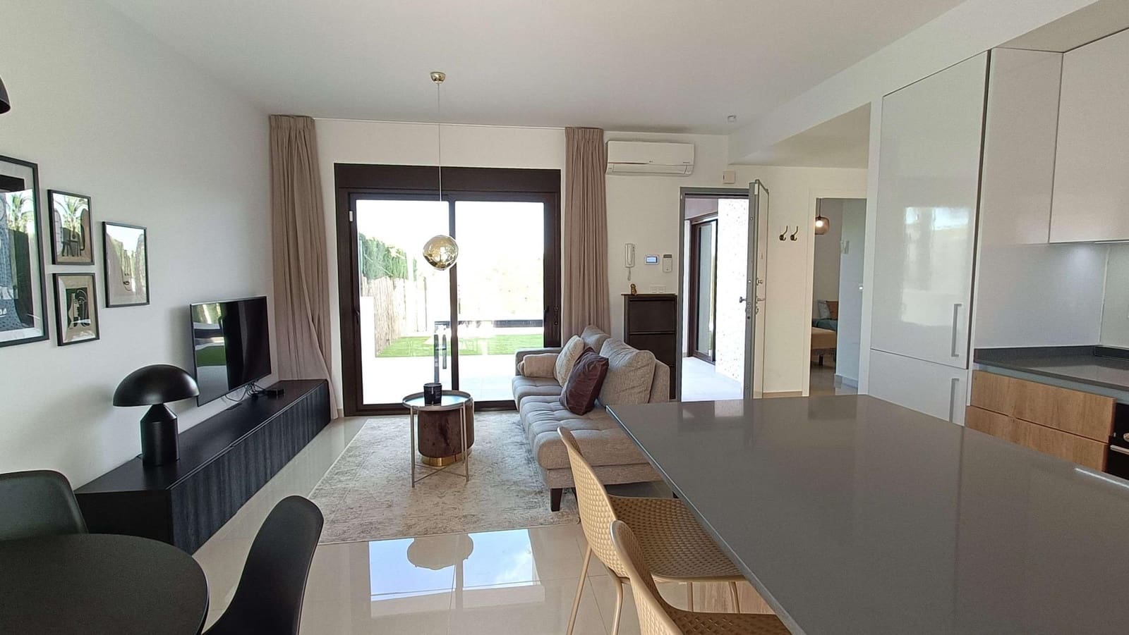 2 bedroom Apartment for sale in Algorfa - € 245,000 (Ref: 9868996)