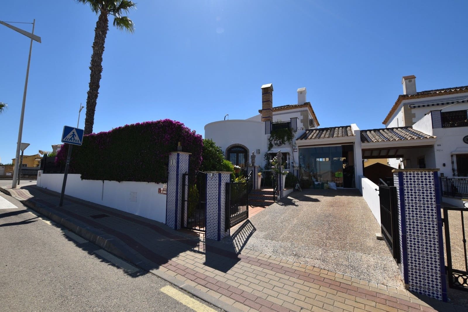 3 soveværelse Villa til salg i Algorfa med garage - € 395.000 (Ref: 9868999)