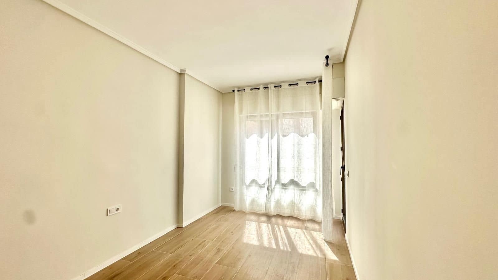 3 sypialnia Apartament na sprzedaż w Torrevieja - 164 900 € (Ref: 9869001)