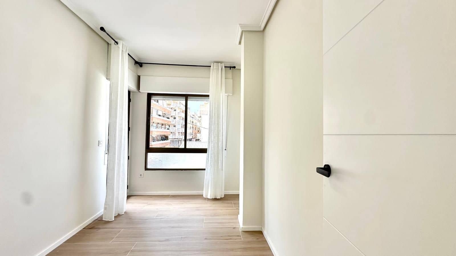 3 sypialnia Apartament na sprzedaż w Torrevieja - 164 900 € (Ref: 9869001)