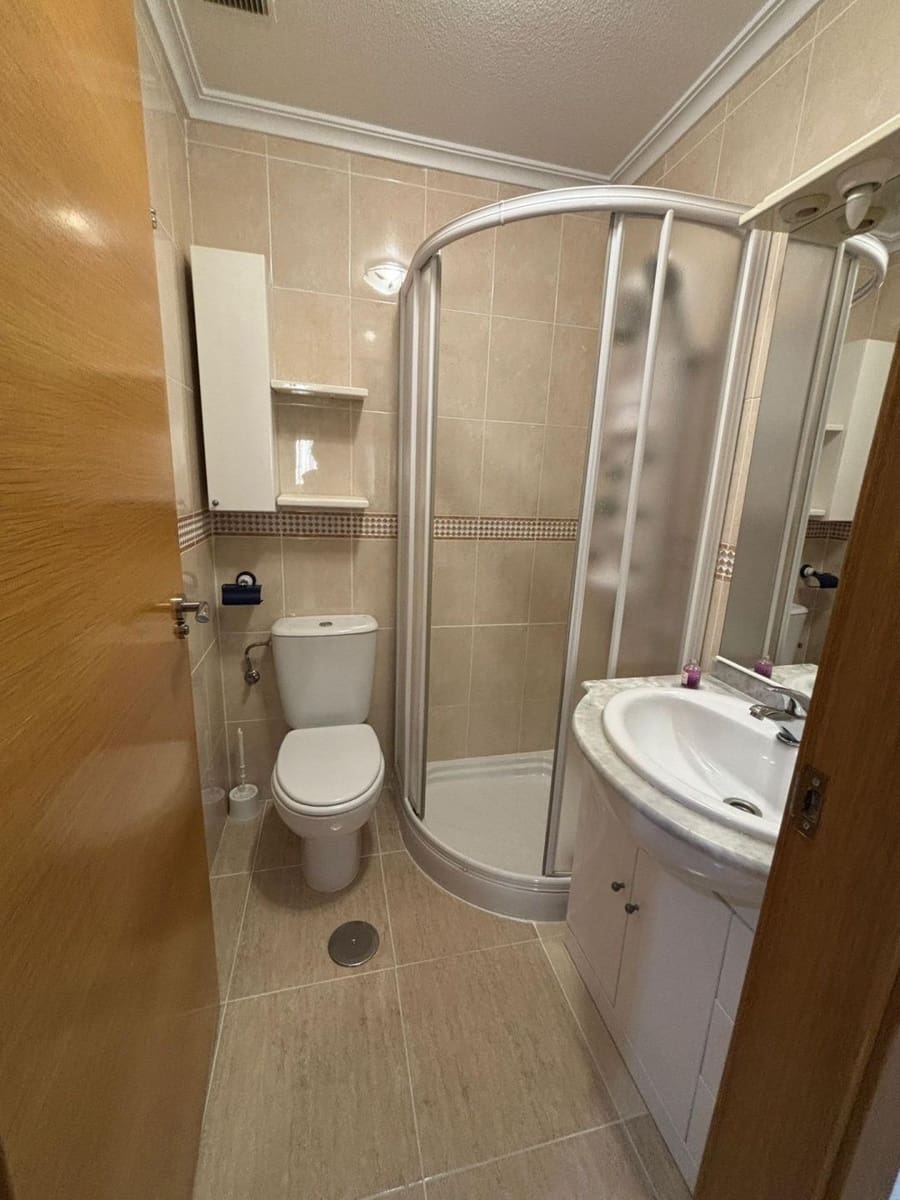 2 makuuhuone Huoneisto myytävänä paikassa Torrevieja - 142 000 € (Ref: 9869014)