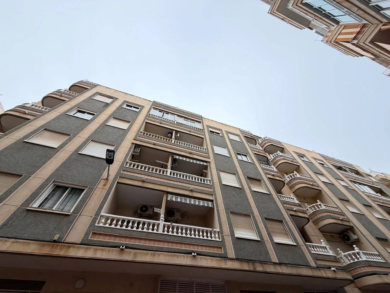 1 bedroom Apartment for sale in Torrevieja - € 115,900 (Ref: 9869018)