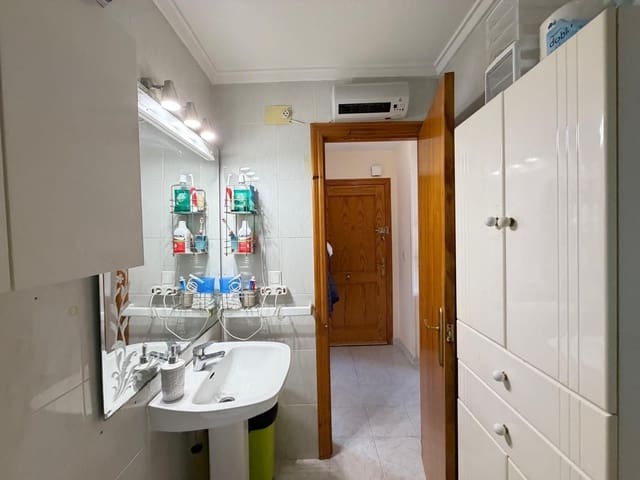 1 makuuhuone Kattohuoneisto myytävänä paikassa Playa del Acequión, Torrevieja - 126 000 € (Ref: 9869029)
