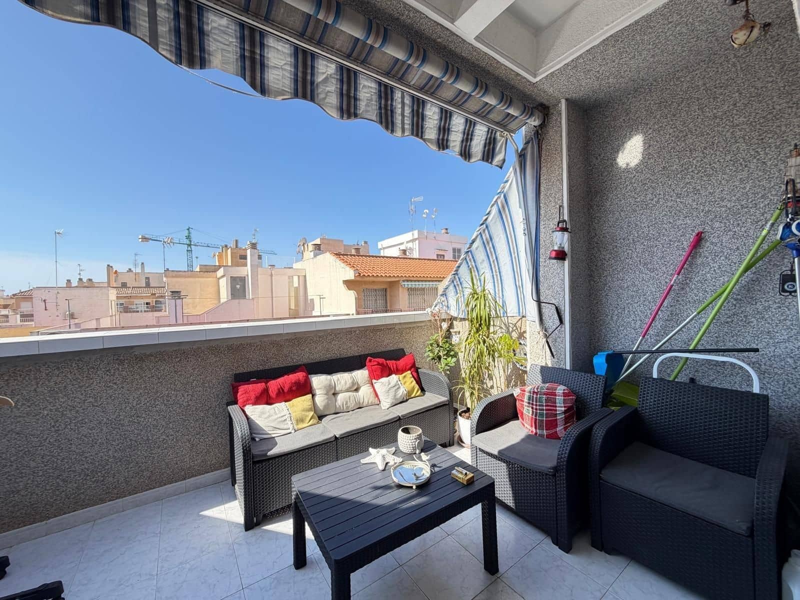 1 soverom Penthouse til salgs i Torrevieja - € 126 000 (Ref: 9869029)