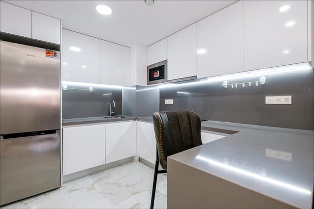 Apartamento de 4 habitaciones en Torrevieja en venta - 574.900 € (Ref: 9869034)