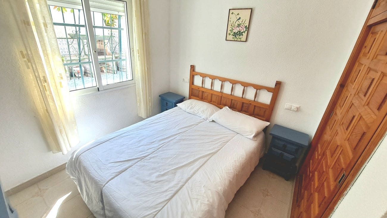 3 makuuhuone Huvila myytävänä paikassa Orihuela Costa mukana uima-altaan - 350 000 € (Ref: 9869052)