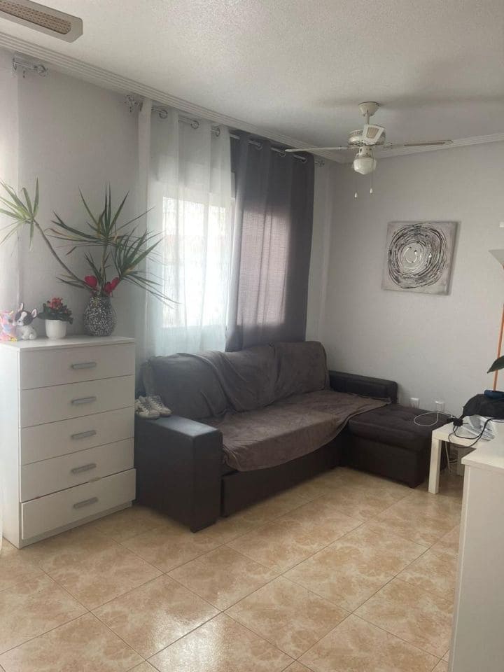 1 quarto Apartamento para venda em Torrevieja com piscina - 119 900 € (Ref: 9869071)
