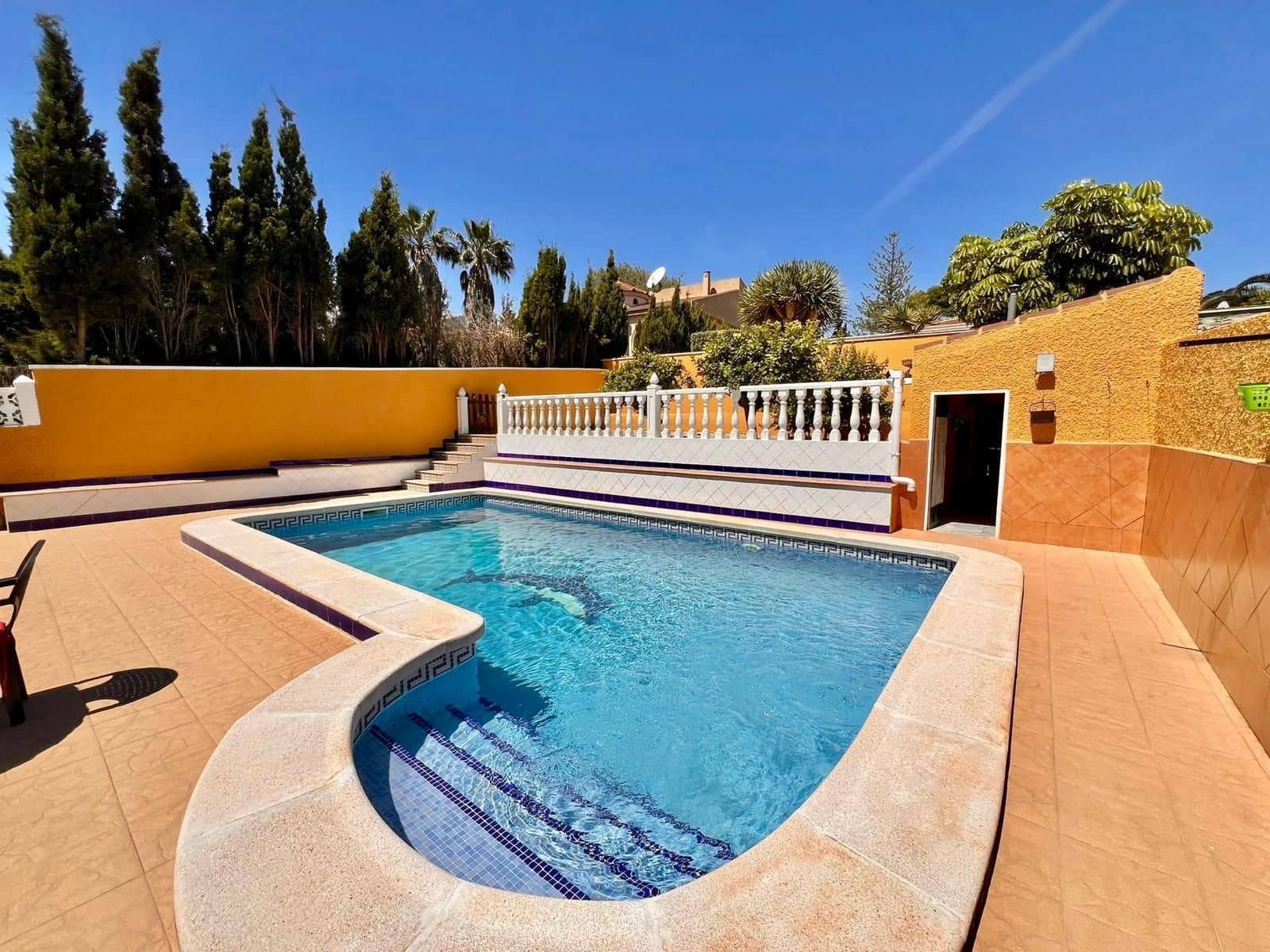 2 soveværelse Villa til salg i La Siesta med swimmingpool - € 420.000 (Ref: 9869095)