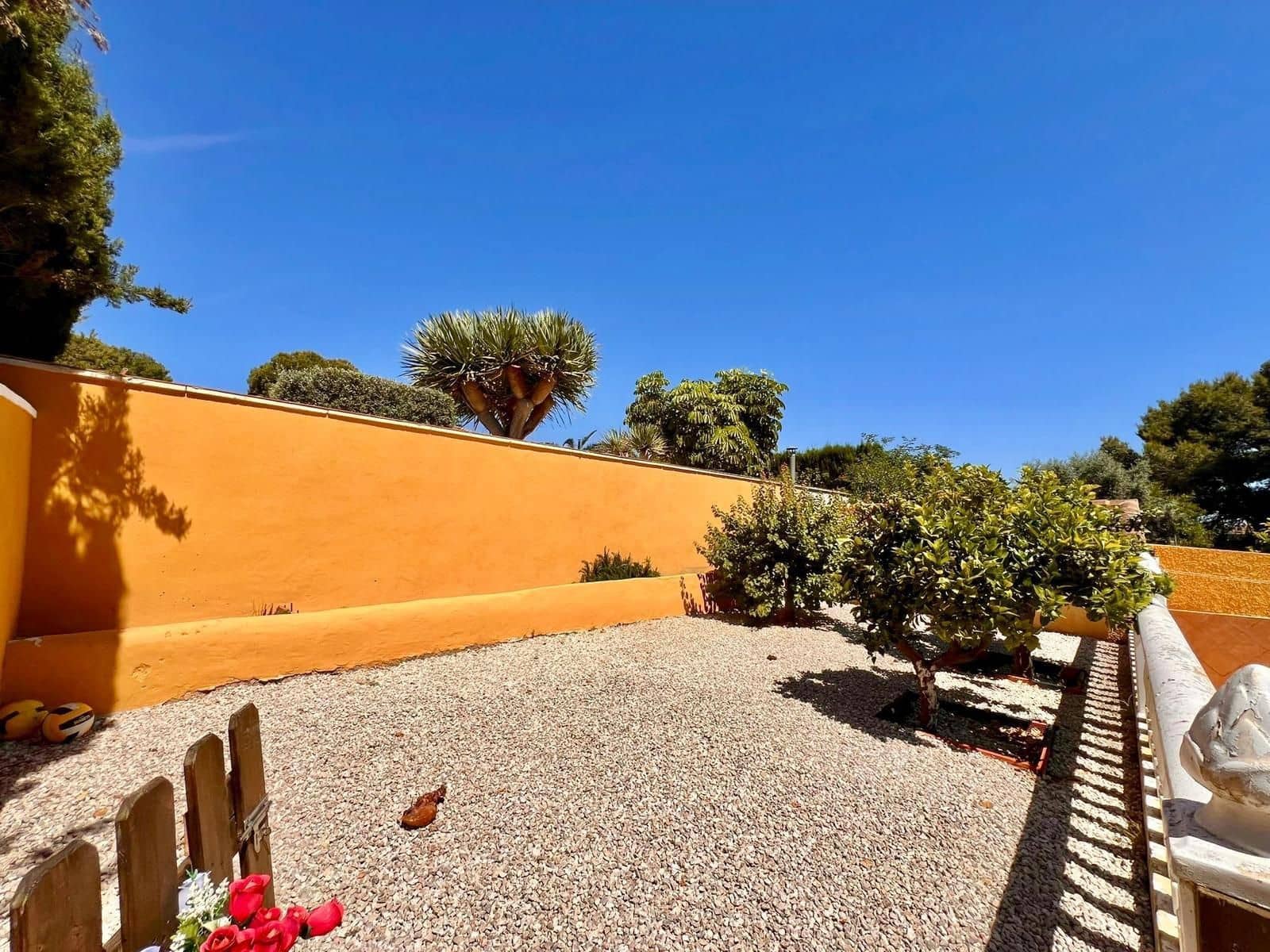 2 soveværelse Villa til salg i La Siesta med swimmingpool - € 420.000 (Ref: 9869095)