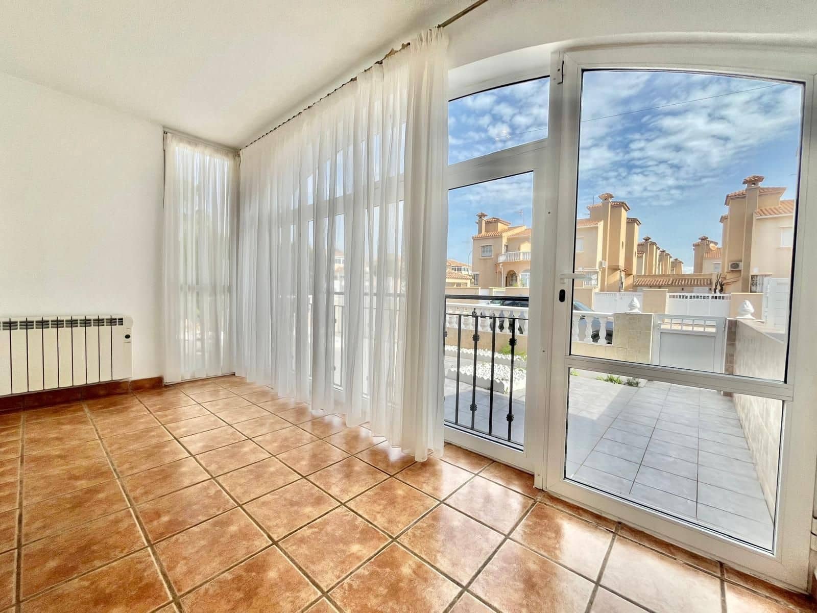 3 bedroom Flat for sale in Playa Flamenca with pool - € 229,000 (Ref: 9869111)