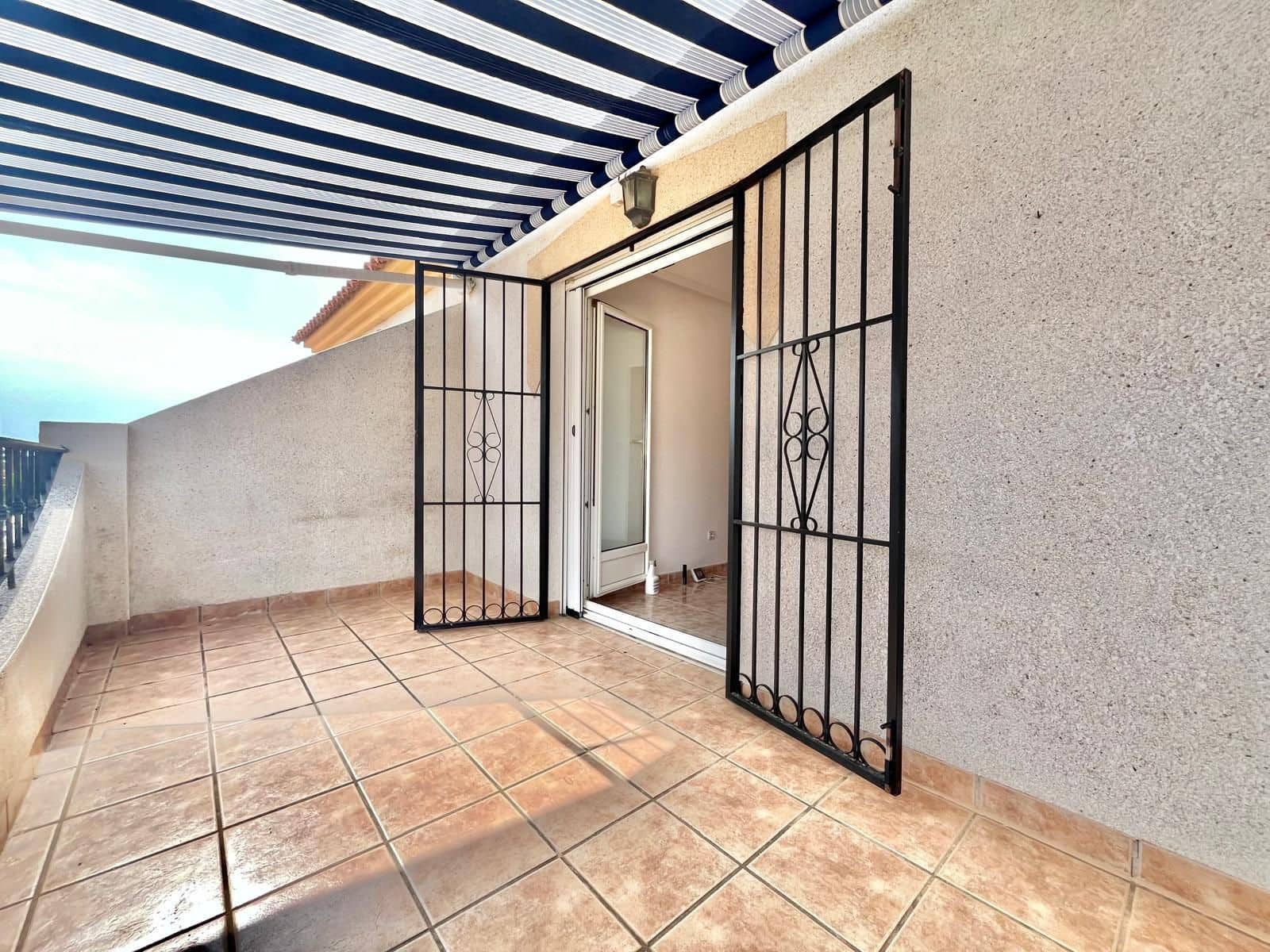3 bedroom Flat for sale in Playa Flamenca with pool - € 229,000 (Ref: 9869111)