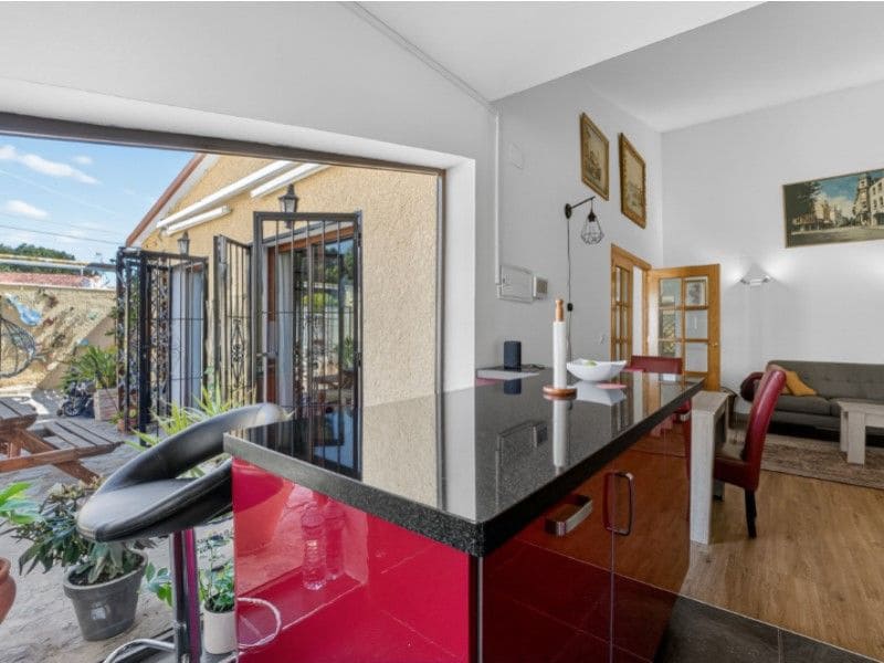 Chalet de 3 habitaciones en Torrevieja en venta - 496.000 € (Ref: 9869139)