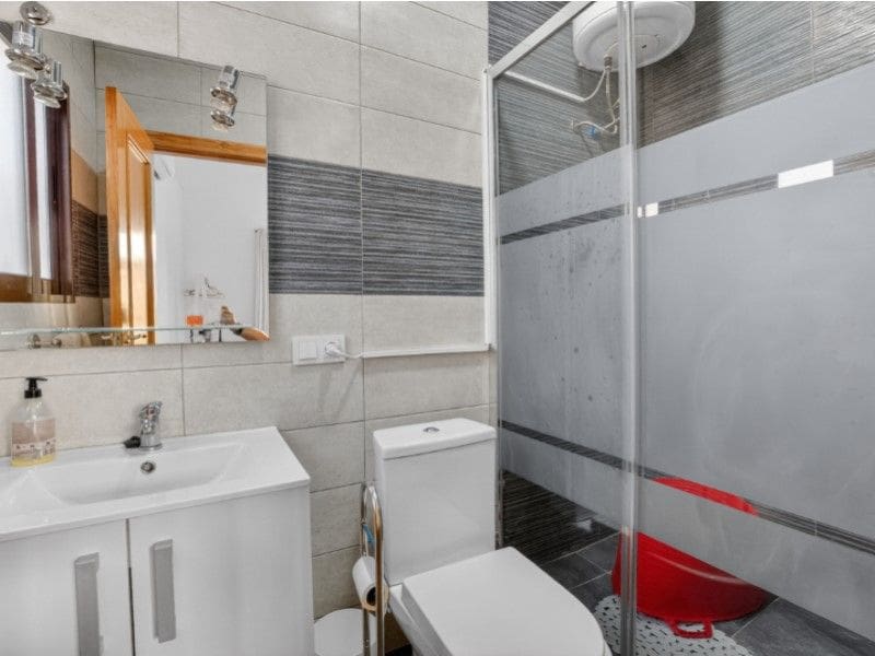 Chalet de 3 habitaciones en Torrevieja en venta - 496.000 € (Ref: 9869139)