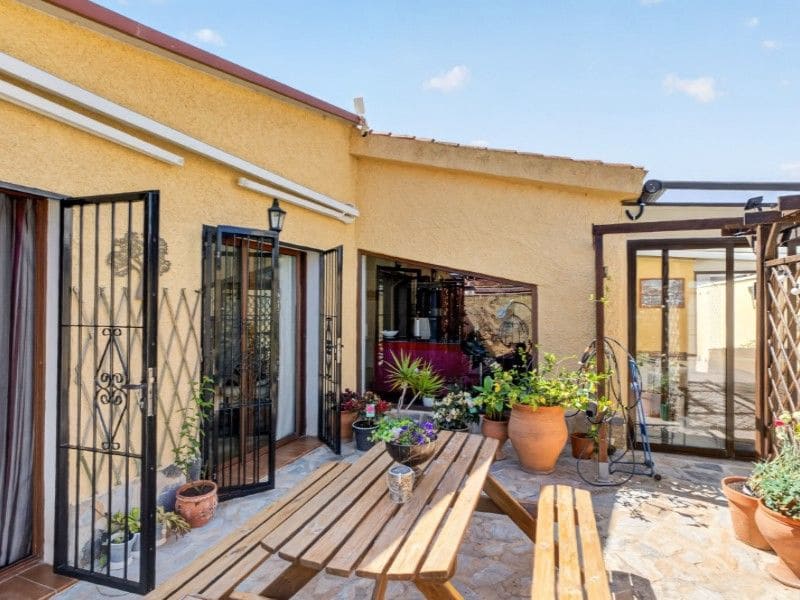Chalet de 3 habitaciones en Torrevieja en venta - 496.000 € (Ref: 9869139)
