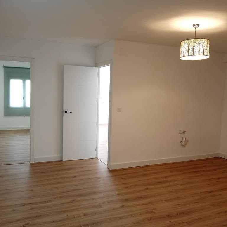 3 bedroom Apartment for sale in Torrevieja - € 130,000 (Ref: 9869142)