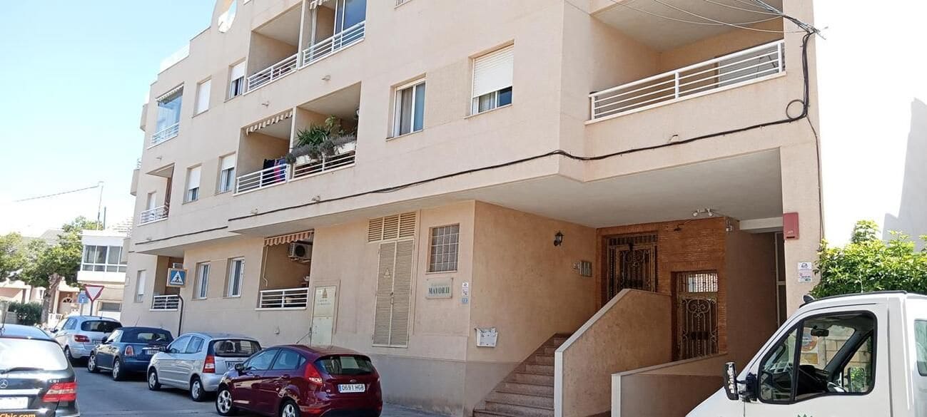 2 soverom Leilighet til salgs i Los Montesinos med svømmebasseng - € 125 000 (Ref: 9869143)