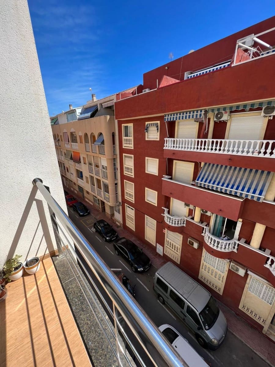 3 makuuhuone Huoneisto myytävänä paikassa Torrevieja - 180 000 € (Ref: 9869147)