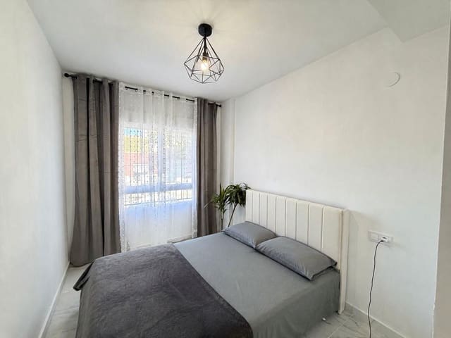 2 bedroom Apartment for sale in Torrevieja with pool - € 139,900 (Ref: 9869148)