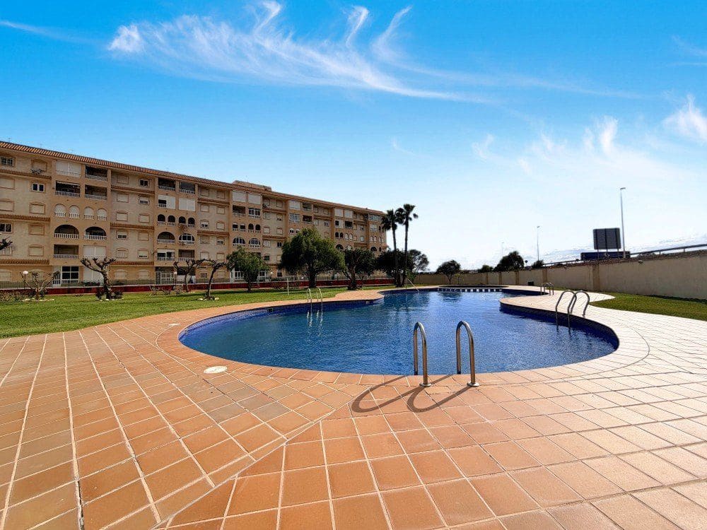 2 soverom Penthouse til salgs i Torrevieja - € 166 000 (Ref: 9869161)