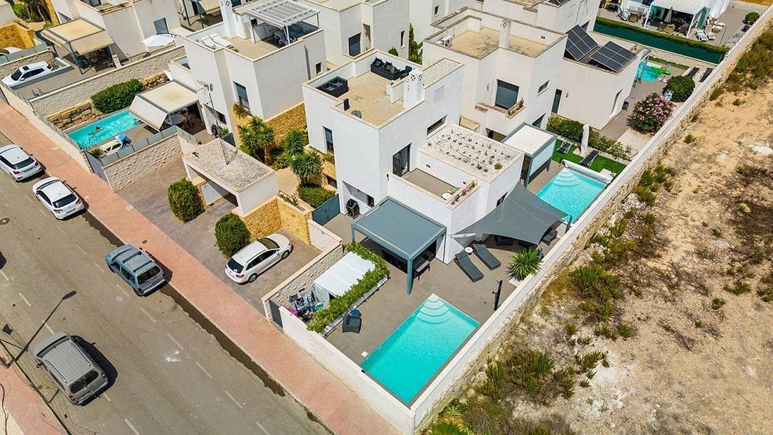 3 makuuhuone Huvila myytävänä paikassa Rojales - 449 000 € (Ref: 9869171)