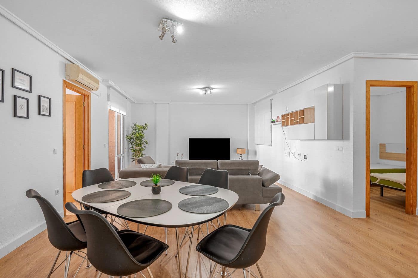 Apartamento de 3 habitaciones en Torrevieja en venta - 169.000 € (Ref: 9869175)