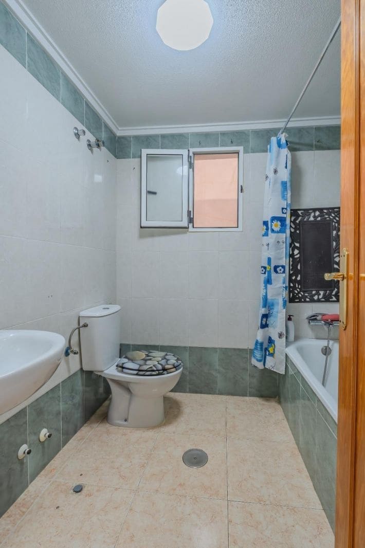 1 chambre Appartement à vendre à Torrevieja avec piscine - 99 900 € (Ref: 9869184)