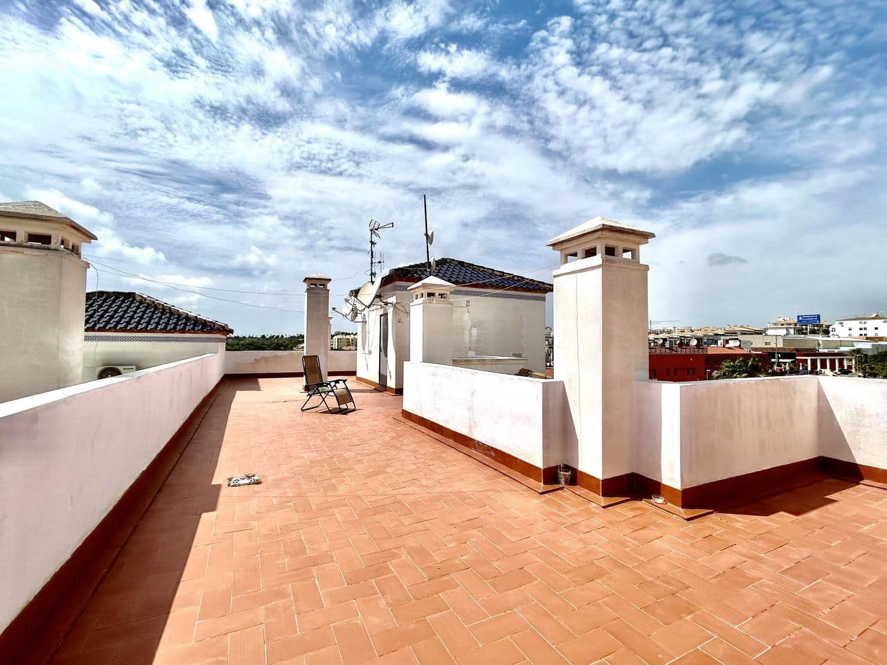 2 bedroom Apartment for sale in Villamartin - € 190,000 (Ref: 9869191)