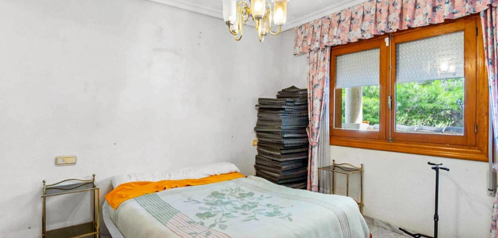 8 soveværelse Villa til salg i La Siesta med swimmingpool garage - € 550.000 (Ref: 9869203)