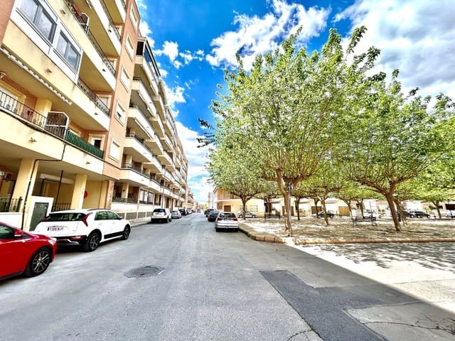 4 bedroom Apartment for sale in Almoradí with garage - € 159,000 (Ref: 9869208)