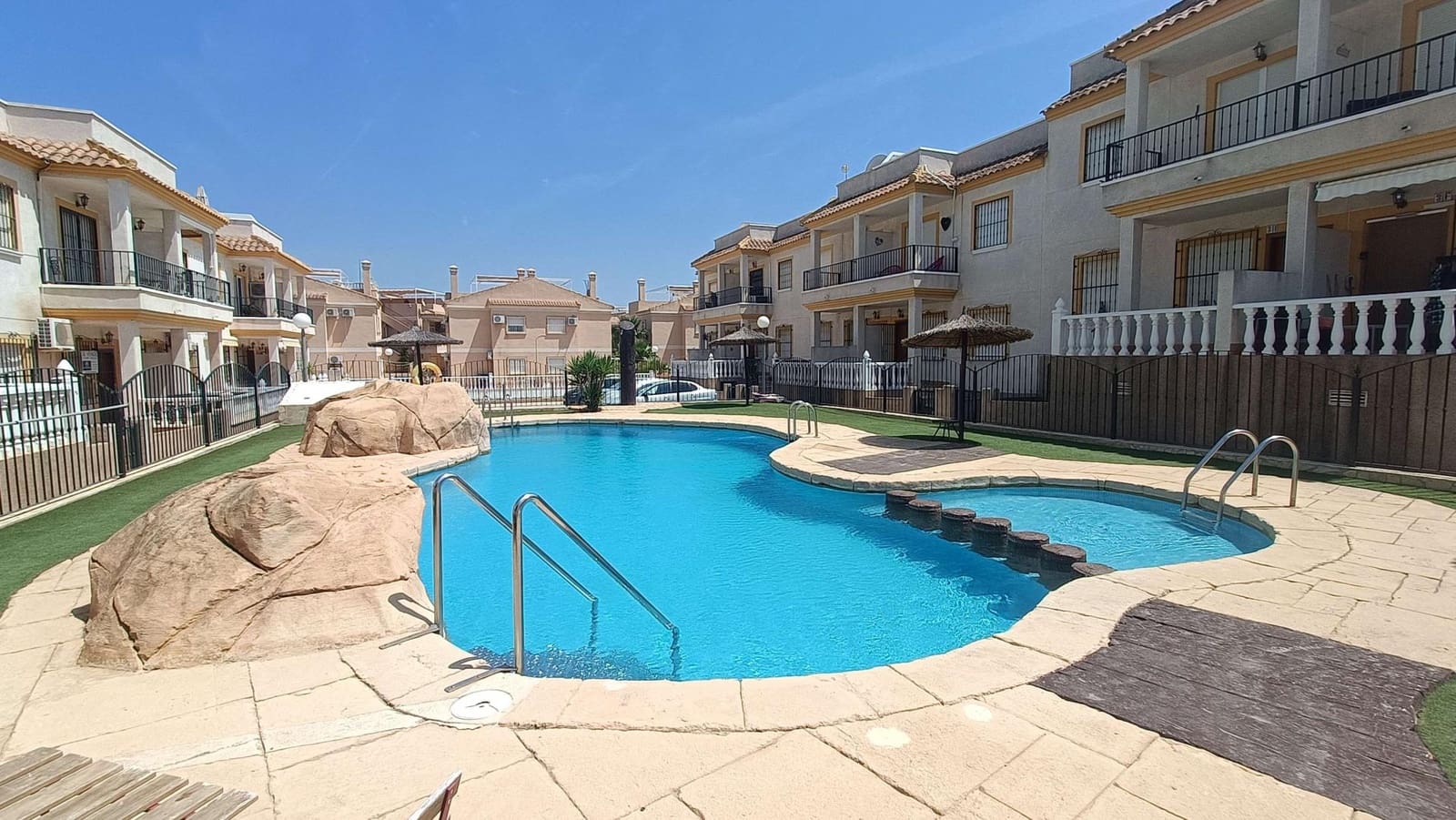 Apartamento de 2 habitaciones en Algorfa en venta - 139.995 € (Ref: 9869209)