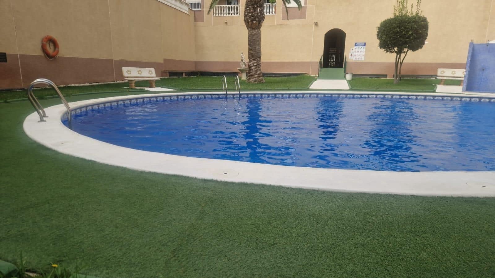 2 Zimmer Apartment zu verkaufen in Torrevieja mit Pool - 134.900 € (Ref: 9869215)