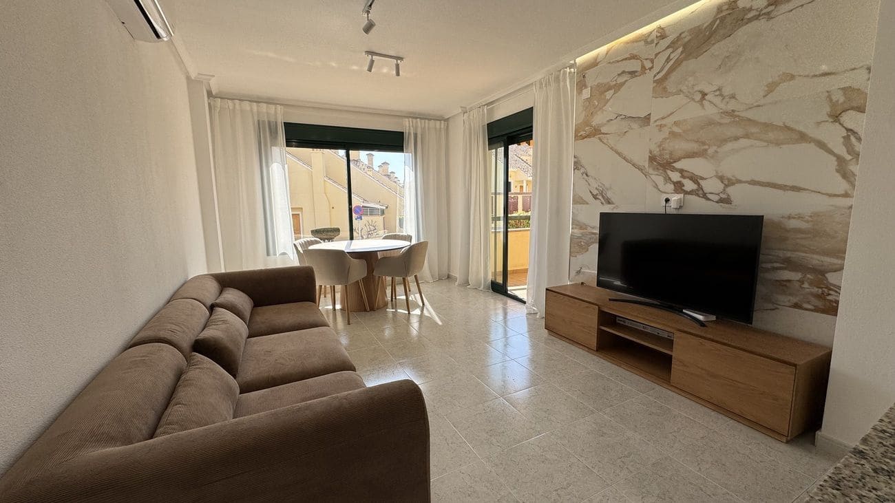 2 makuuhuone Huoneisto myytävänä paikassa Orihuela Costa mukana uima-altaan - 239 000 € (Ref: 9869232)