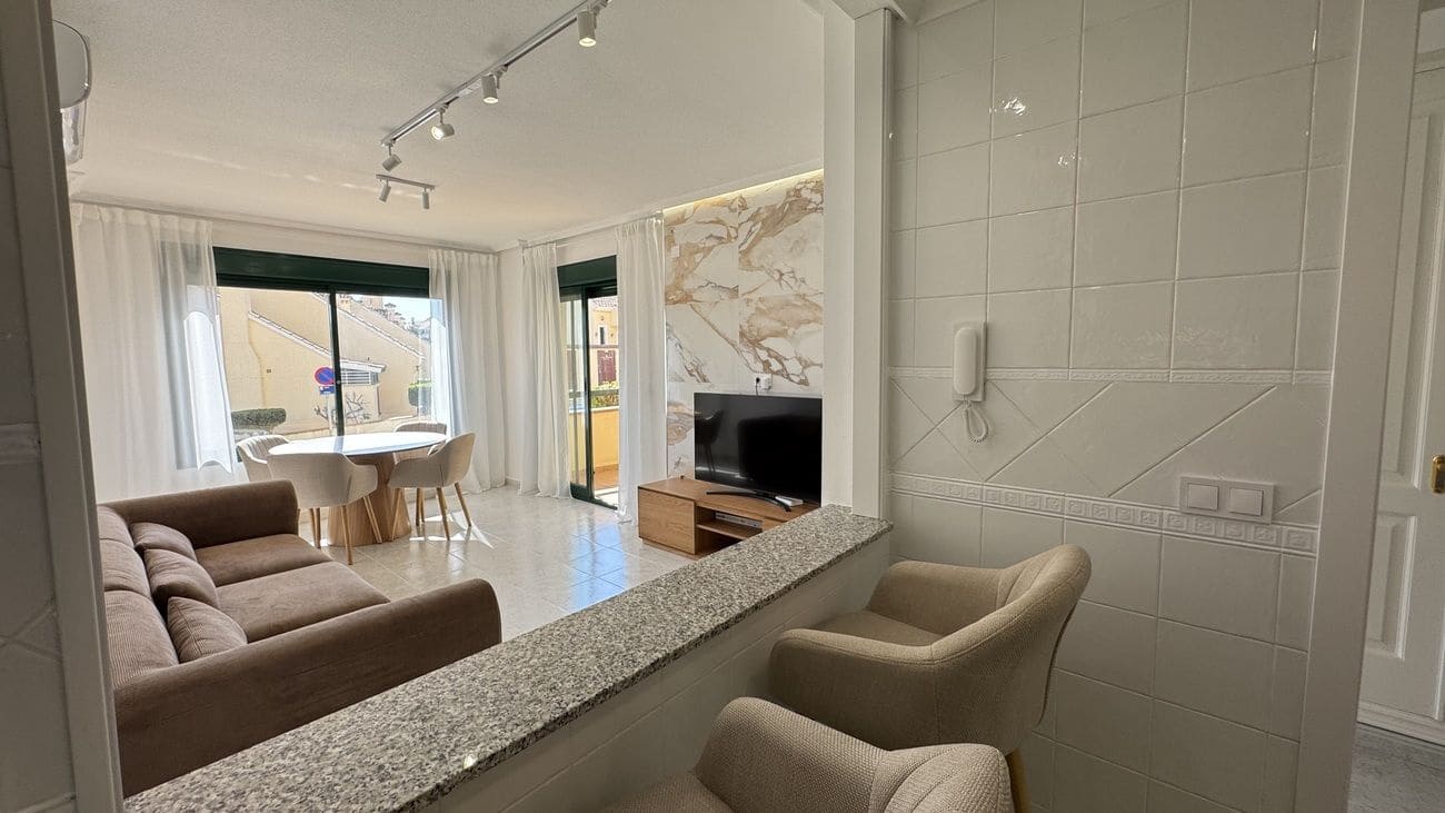 2 makuuhuone Huoneisto myytävänä paikassa Orihuela Costa mukana uima-altaan - 239 000 € (Ref: 9869232)