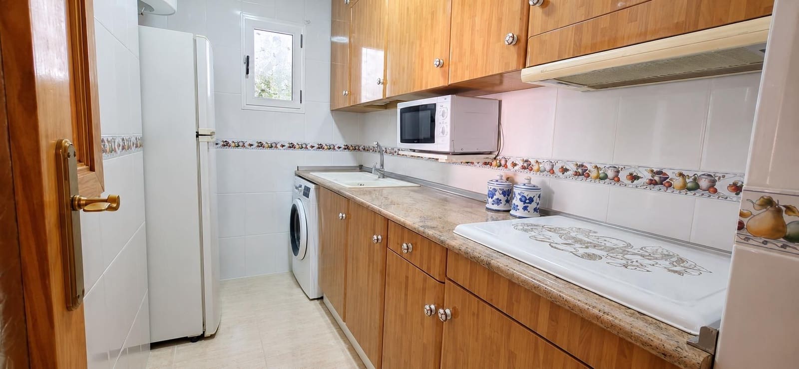 2 makuuhuone Huoneisto myytävänä paikassa Torrevieja mukana uima-altaan - 135 900 € (Ref: 9869243)