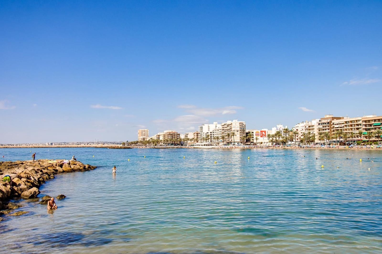 2 makuuhuone Huoneisto myytävänä paikassa Torrevieja mukana uima-altaan - 135 900 € (Ref: 9869243)