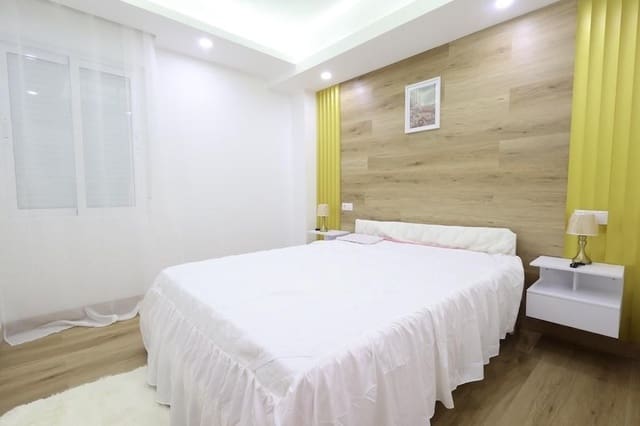 4 soveværelse Lejlighed til salg i Centro, Torrevieja - € 285.000 (Ref: 9869245)