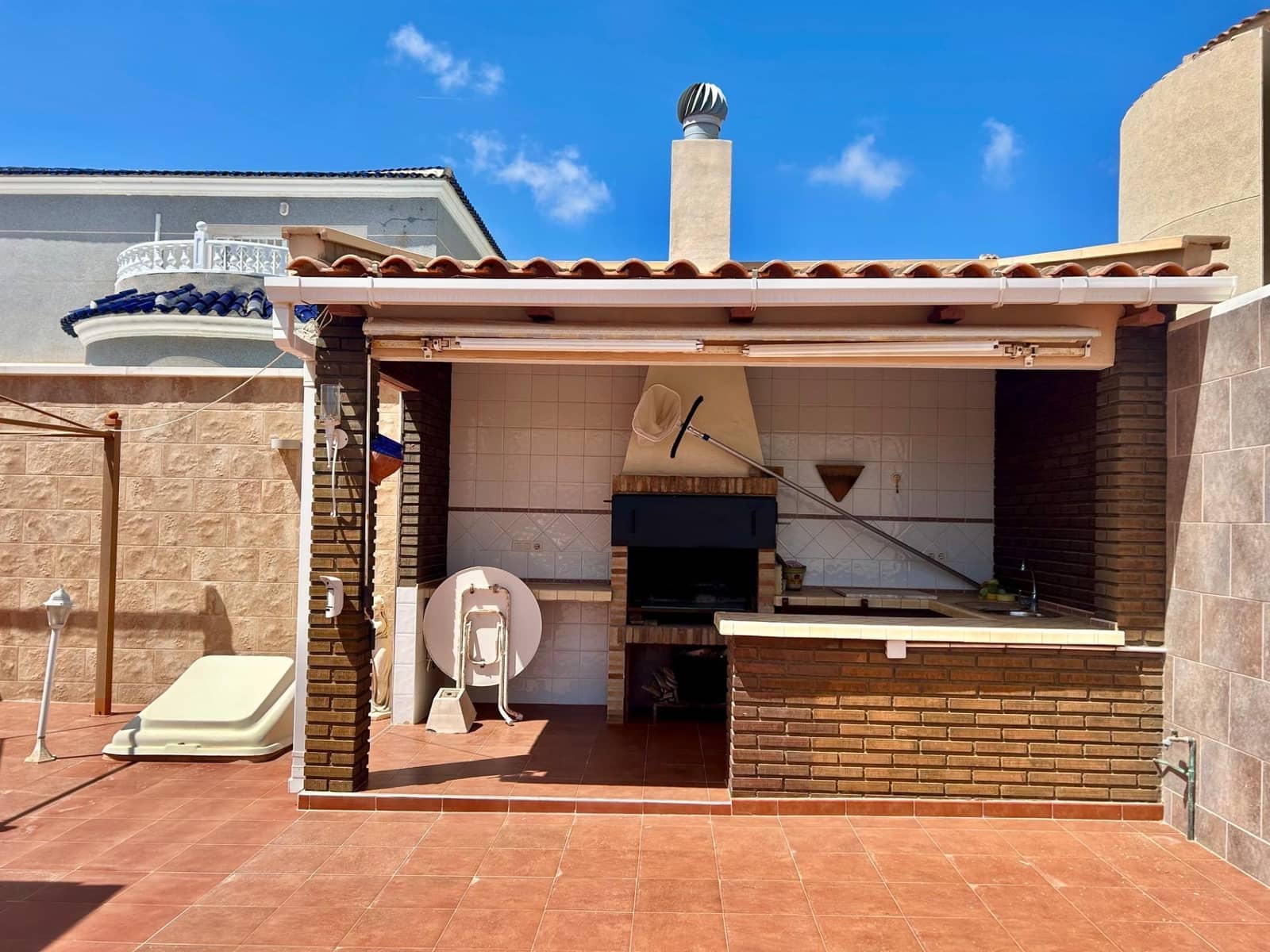 3 bedroom Villa for sale in San Luis with pool - € 549,900 (Ref: 9869263)