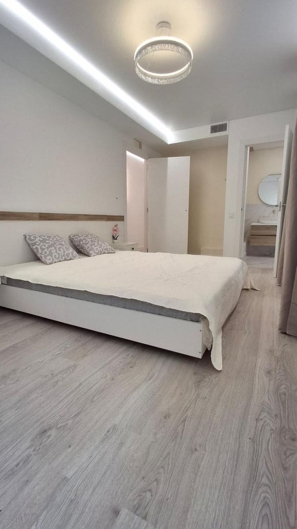 Apartamento de 2 habitaciones en Torrevieja en venta - 265.000 € (Ref: 9869269)