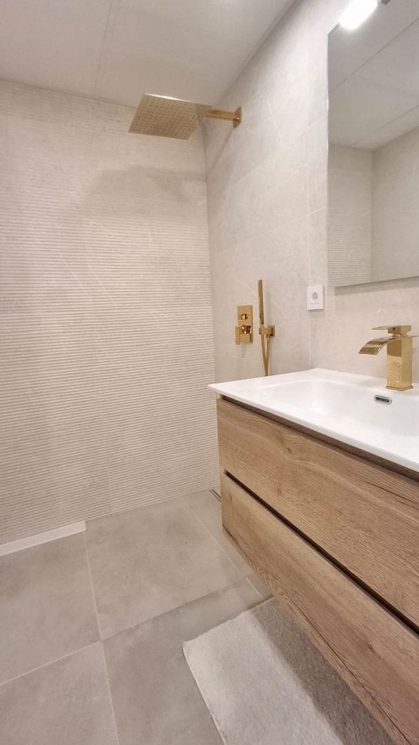 Apartamento de 2 habitaciones en Torrevieja en venta - 265.000 € (Ref: 9869269)