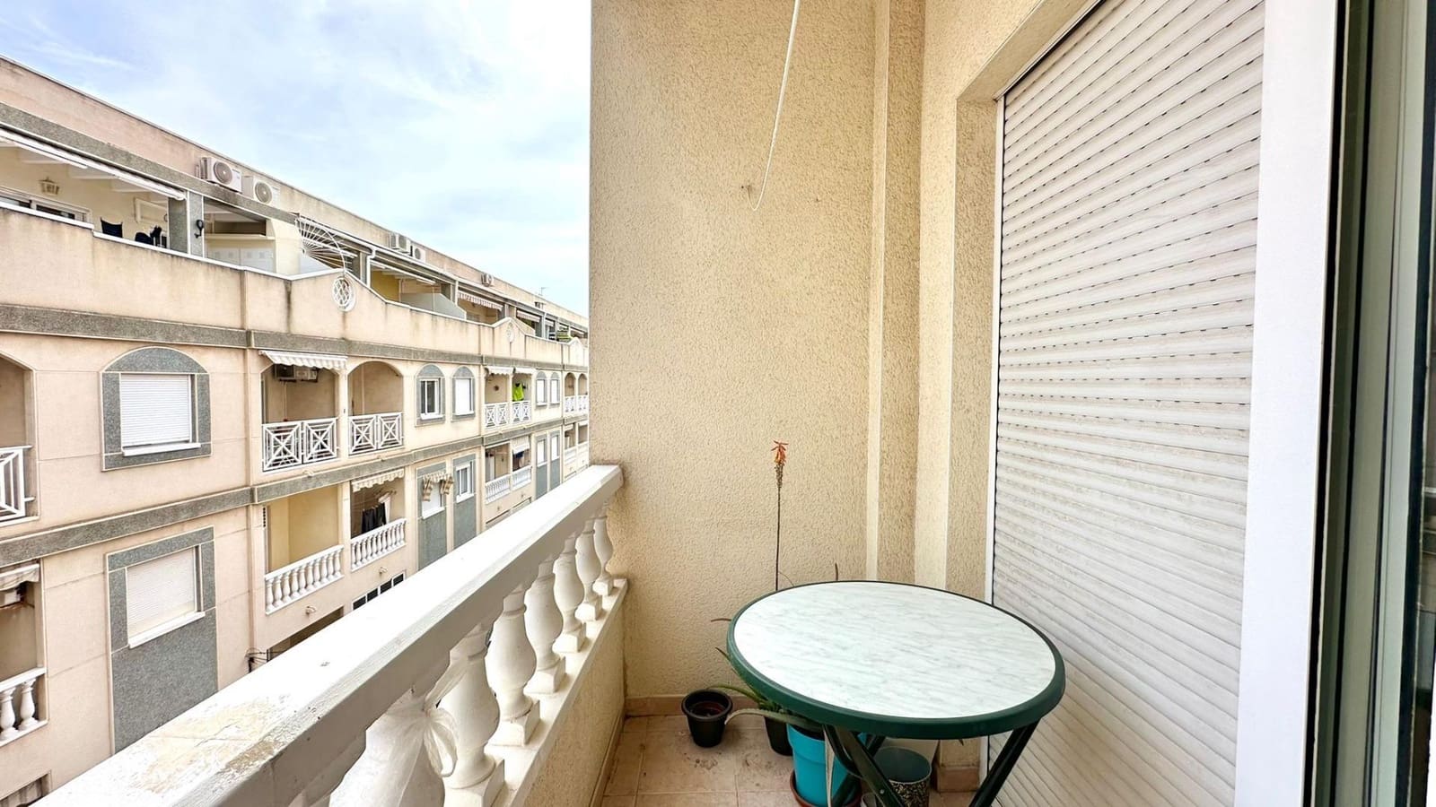 Apartamento de 2 habitaciones en Torrevieja en venta - 139.900 € (Ref: 9869272)