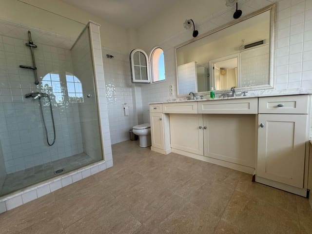 4 chambre Villa/Maison à vendre à Playa Flamenca, Orihuela avec piscine - 960 000 € (Ref: 9869276)