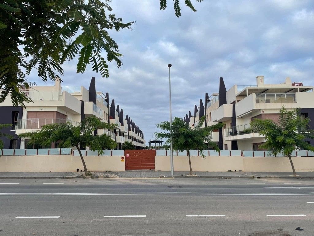 2 quarto Penthouse para venda em Pilar de la Horadada - 345 000 € (Ref: 9869283)