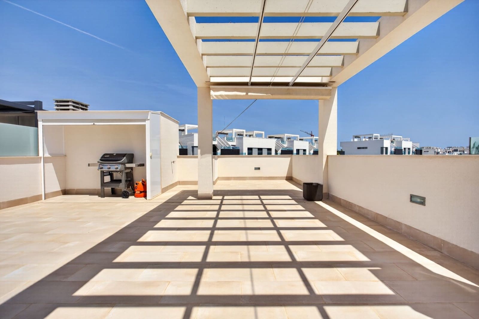 2 bedroom Apartment for sale in Guardamar del Segura - € 325,000 (Ref: 9869309)