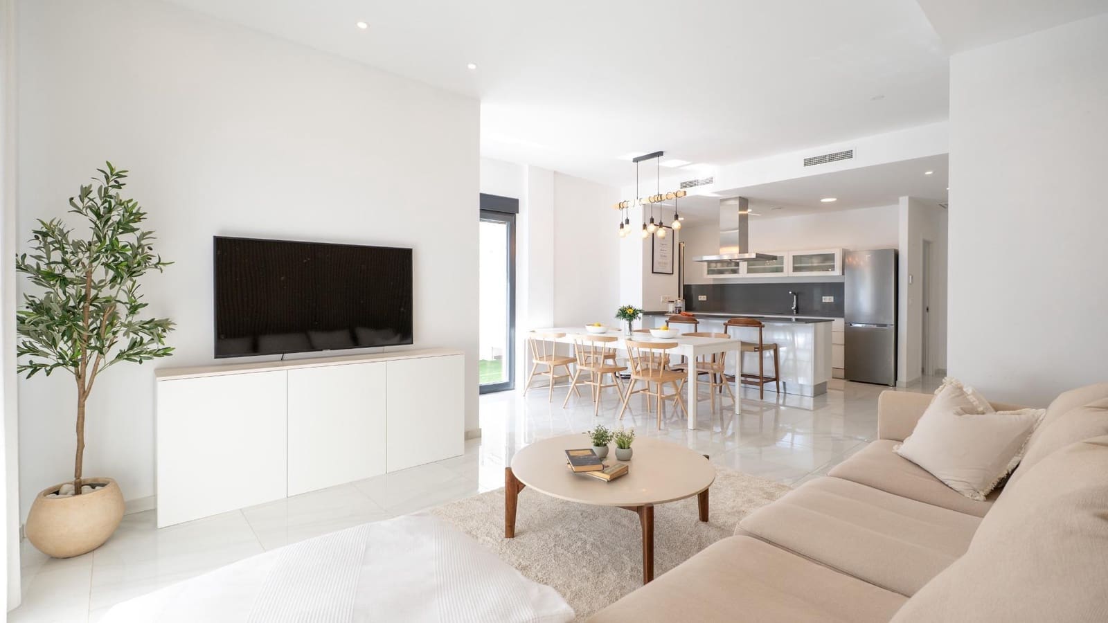 3 bedroom Villa for sale in Bigastro with pool - € 349,000 (Ref: 9869323)