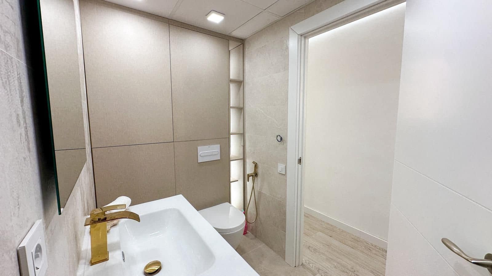 2 Zimmer Apartment zu verkaufen in Torrevieja - 265.000 € (Ref: 9869325)