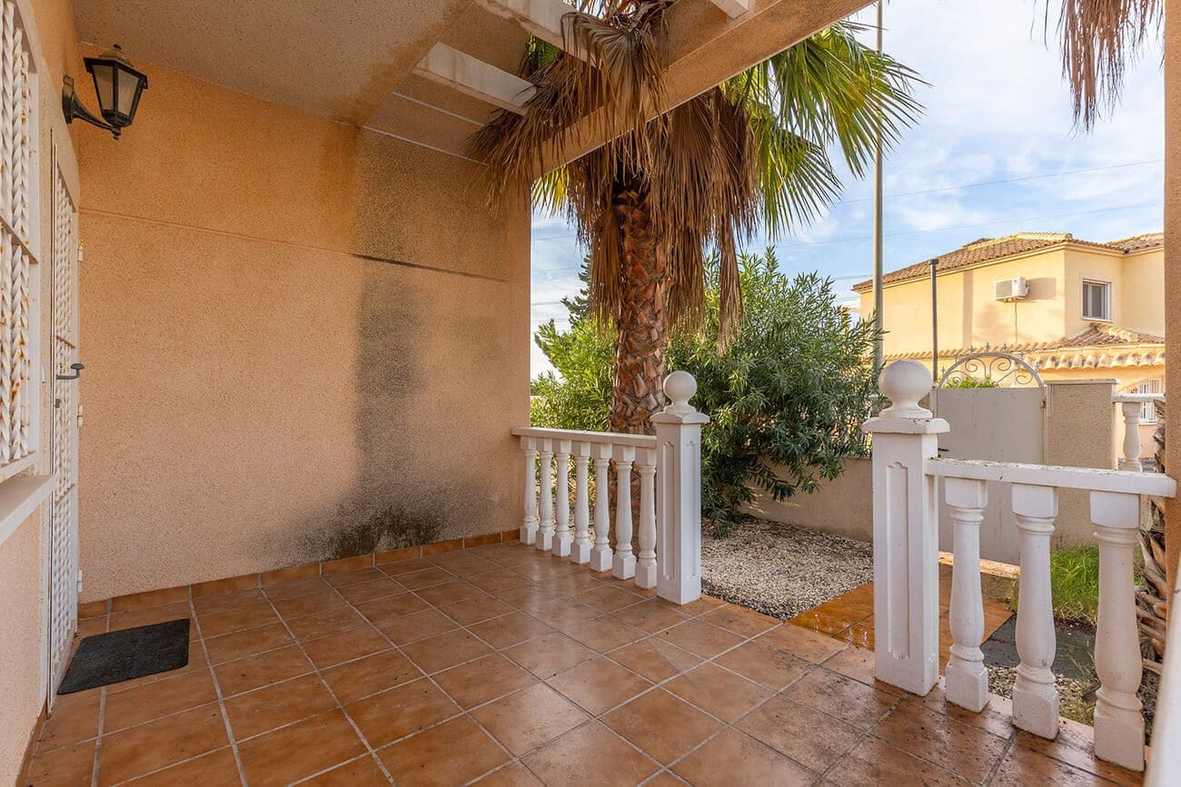 4 bedroom Villa for sale in Almoradi with pool - € 385,000 (Ref: 9869341)